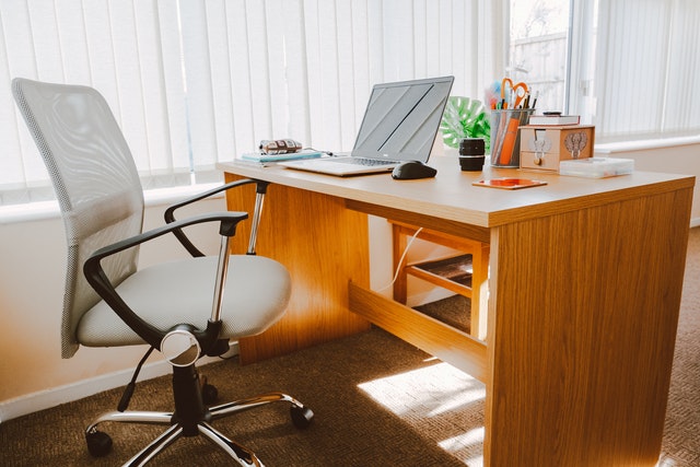 Ergonomic Chair vs Office Chair: Which one is better for you?