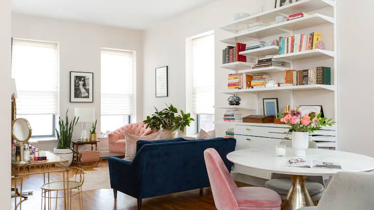 Creative Shelf Arrangements for Small Living Rooms