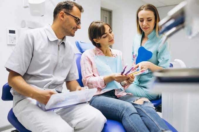 How Family Dentistry Encourages Good Habits That Support Cosmetic Results